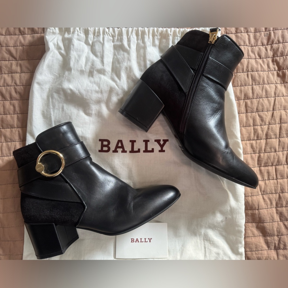 Bally Izma black leather ankle boots size 37 1/2 euro